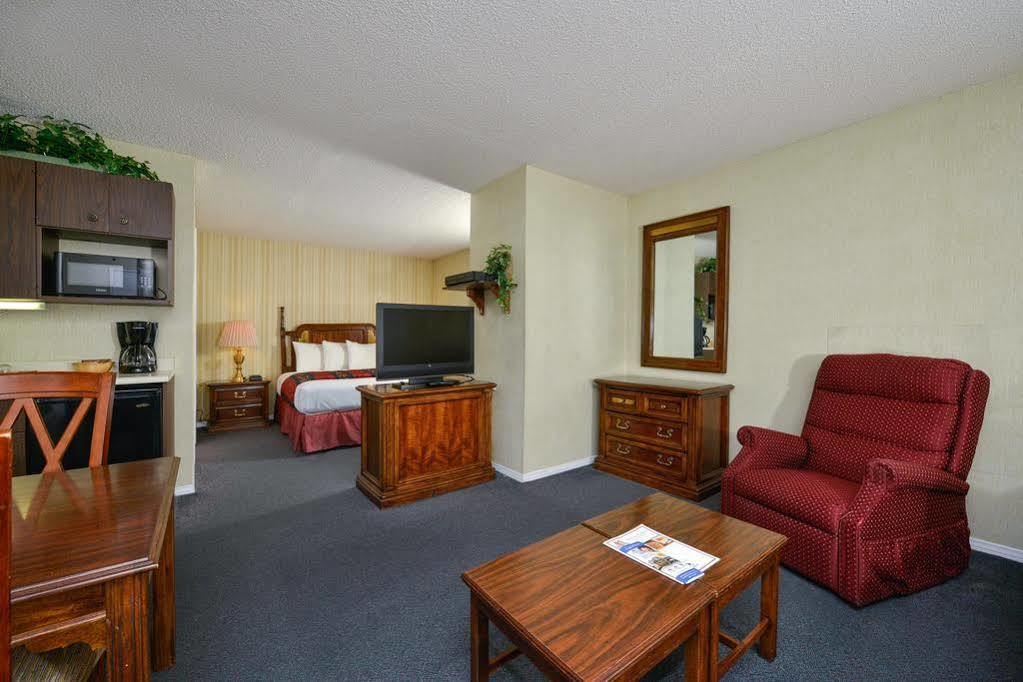Americas Best Value Inn & Suites - Λάνκαστερ Εξωτερικό φωτογραφία